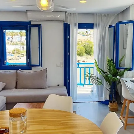 Meraki Beachfront Holiday home Foinikion
