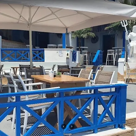 Meraki Beachfront Holiday home Foinikion